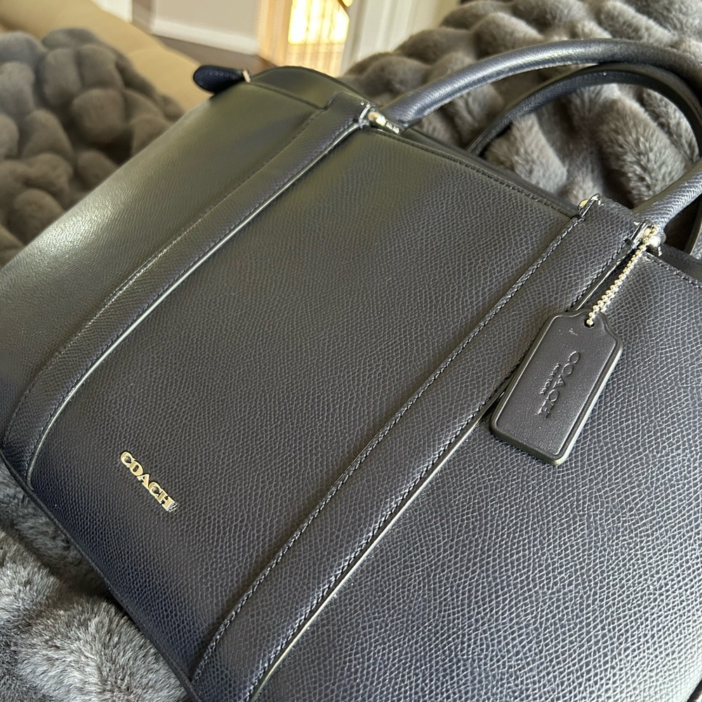 Beautiful!! Barely Used, Like New Condition. Leat… - image 1